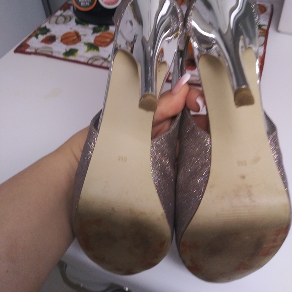 Glittery Guess heels size 8m - Picture 6 of 7